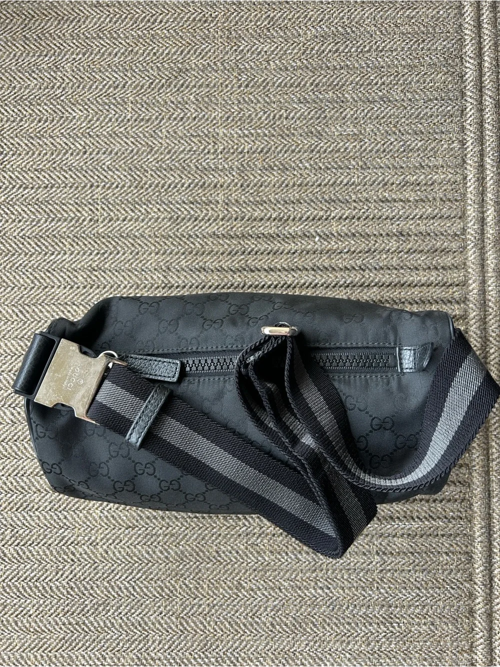 GUCCI Black GG Nylon Waist Pouch - Picture 5 of 6